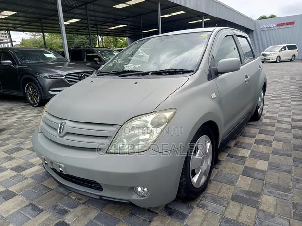 Toyota IST 2004 Beige