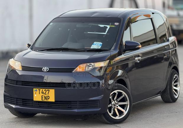 Toyota Spade 2012 Purple