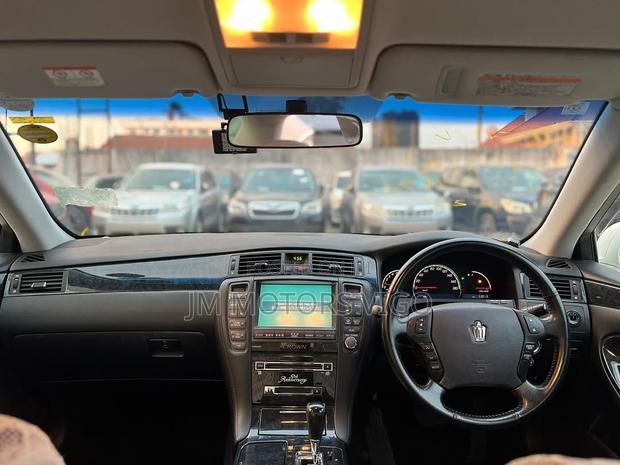 Toyota Crown 2005 Pearl