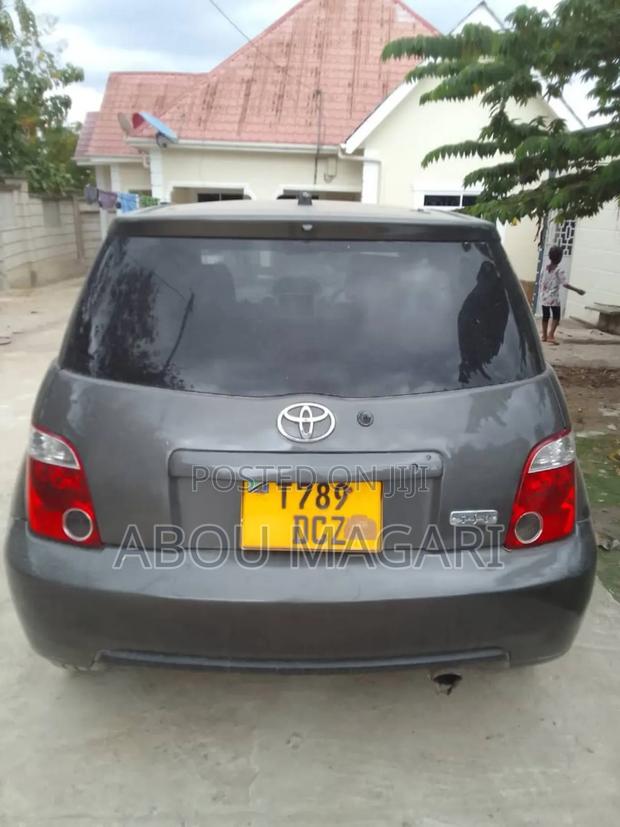 Toyota IST 2004 Gray