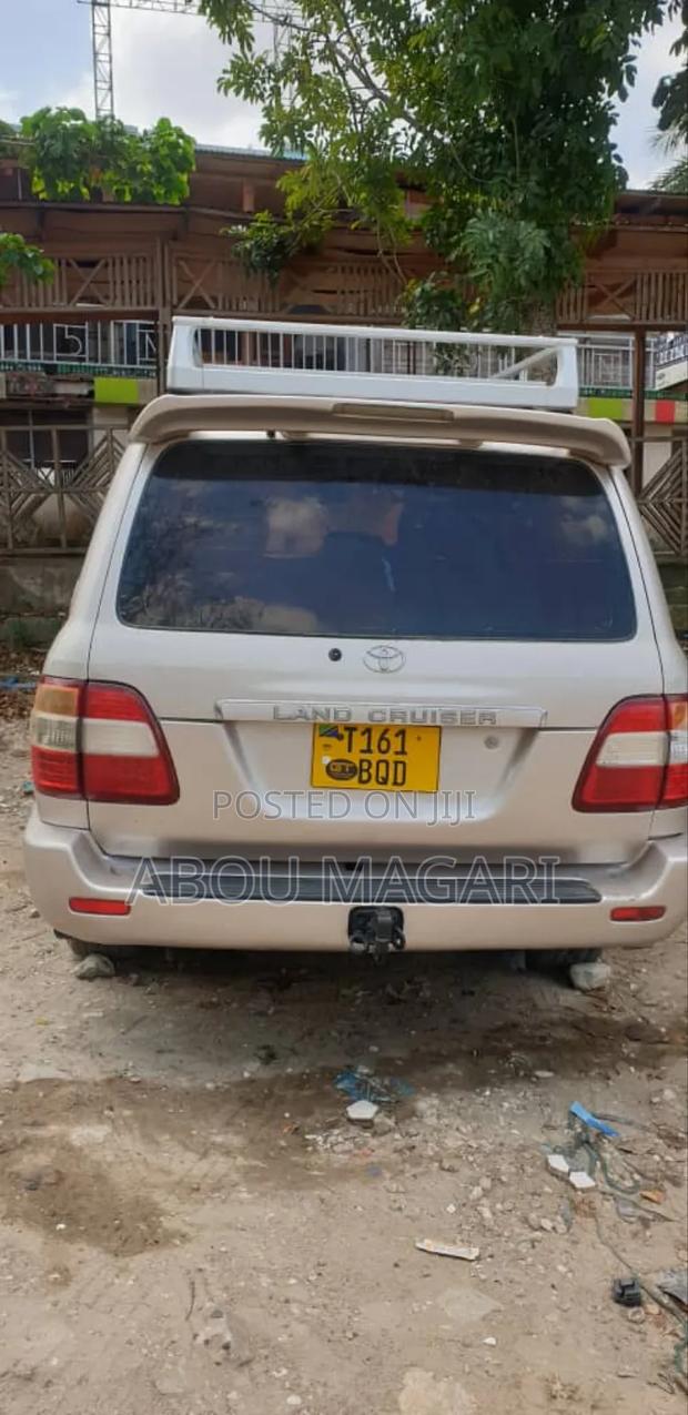 Toyota Land Cruiser 2002 Gold