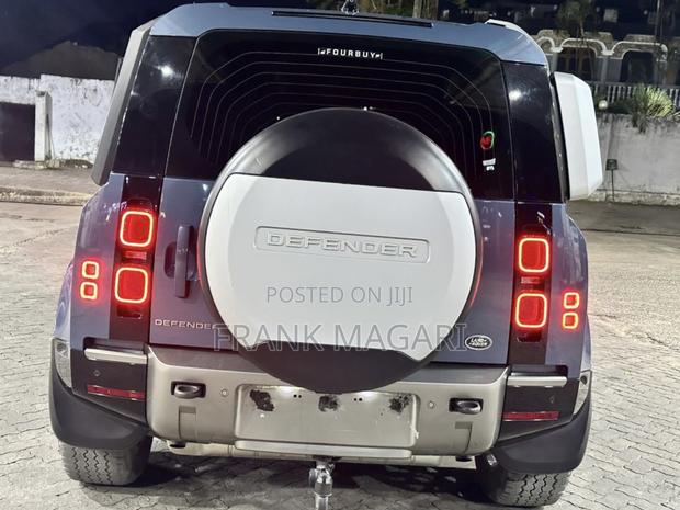 Land Rover Defender 2022 Blue