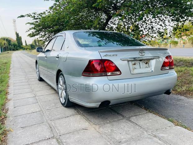 Toyota Crown Royale 2005 Silver