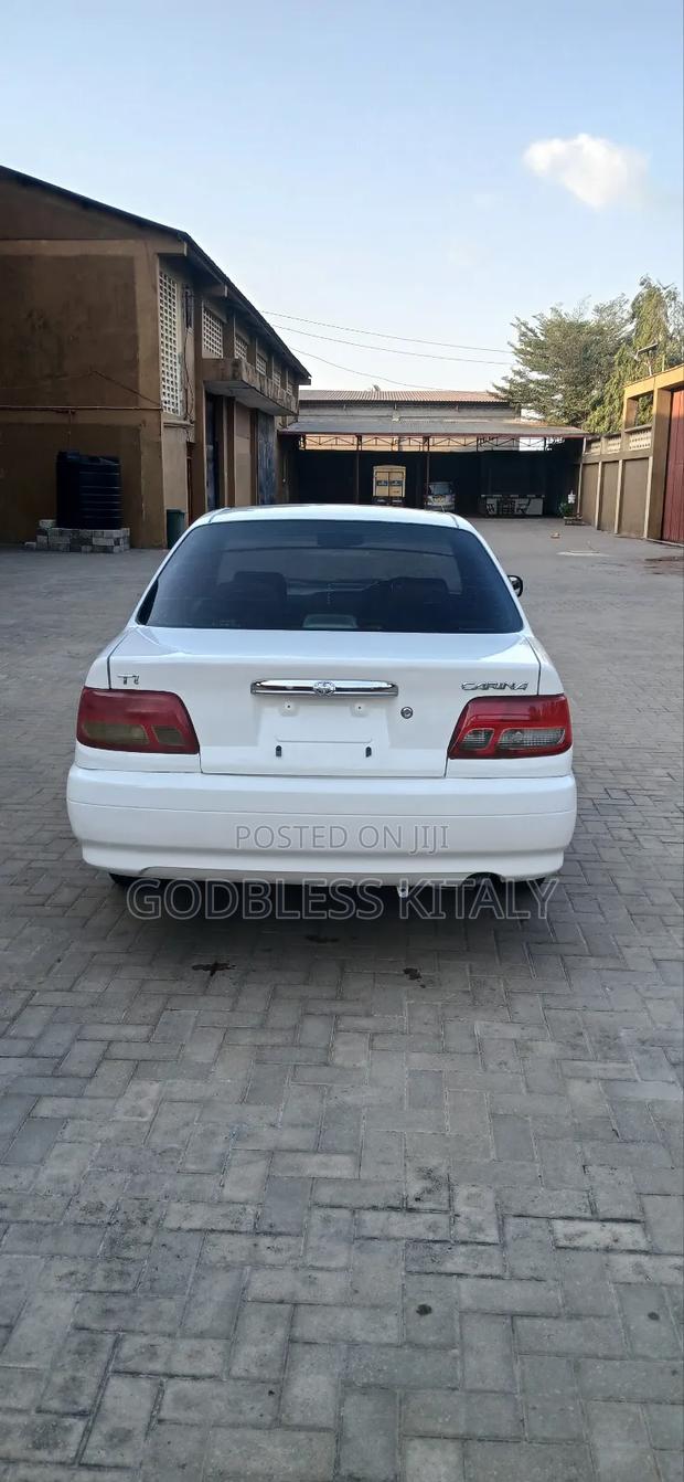 Toyota Carina 1.5 FWD Sedan 2001 White