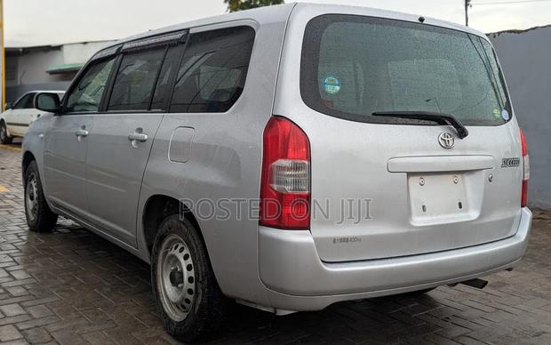Toyota Succeed SV Premium 2014 Silver
