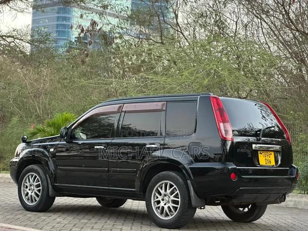 Nissan X-Trail 2.0 2007 Black