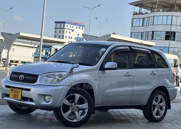 Toyota RAV4 1.8 2005 Silver