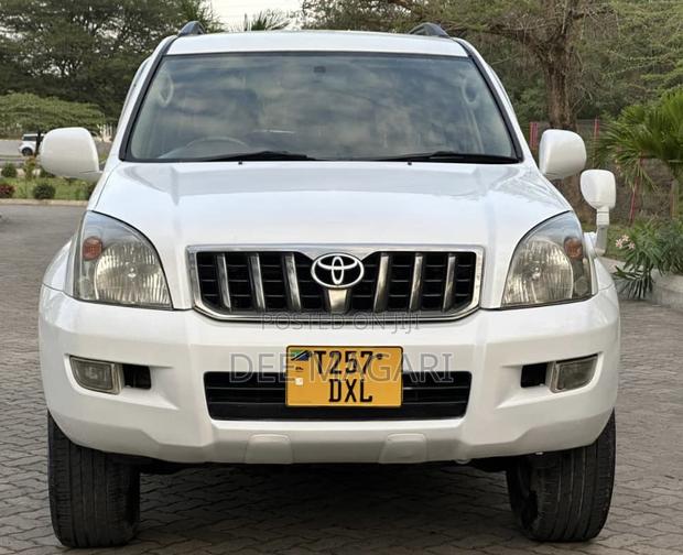 Toyota Land Cruiser Prado 2006 White