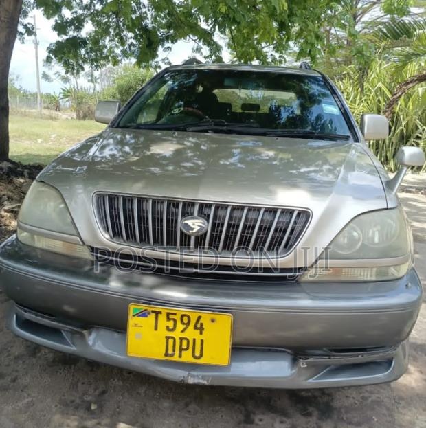 Toyota Harrier 1998 Gold