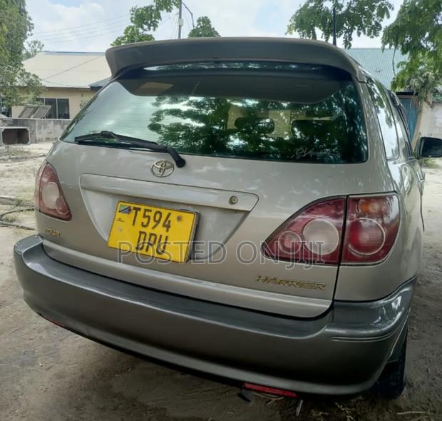 Toyota Harrier 1998 Gold