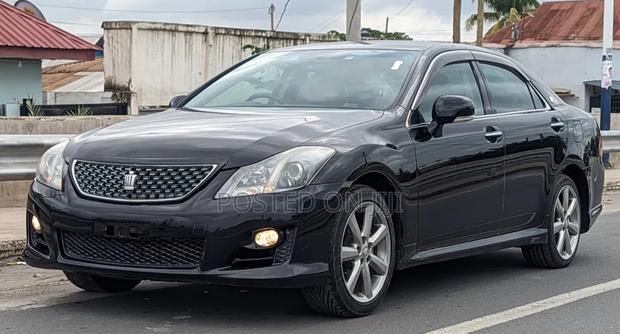 Toyota Crown 2009 Black