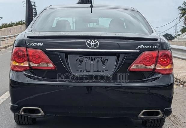 Toyota Crown 2009 Black