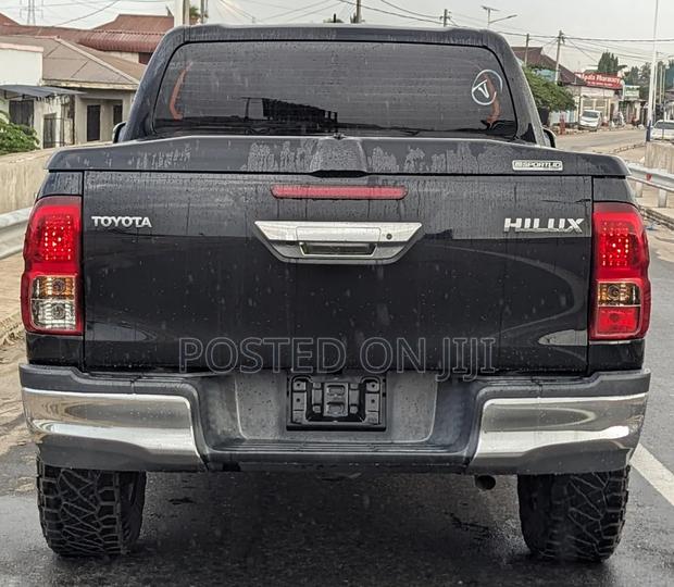Toyota Hilux 2018 Black