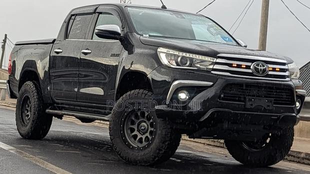 Toyota Hilux 2018 Black