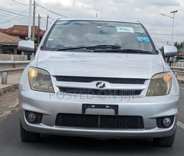 Toyota IST 2005 Silver