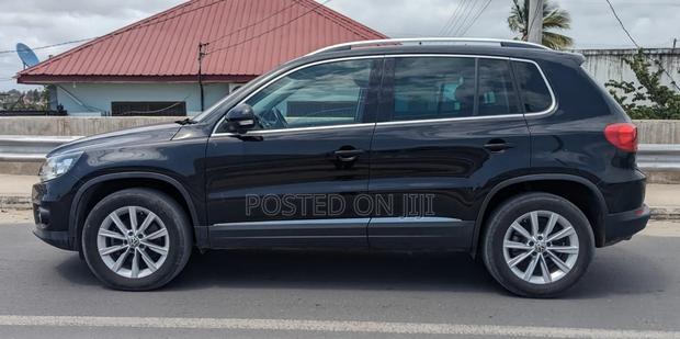 Volkswagen Tiguan 2011 Black
