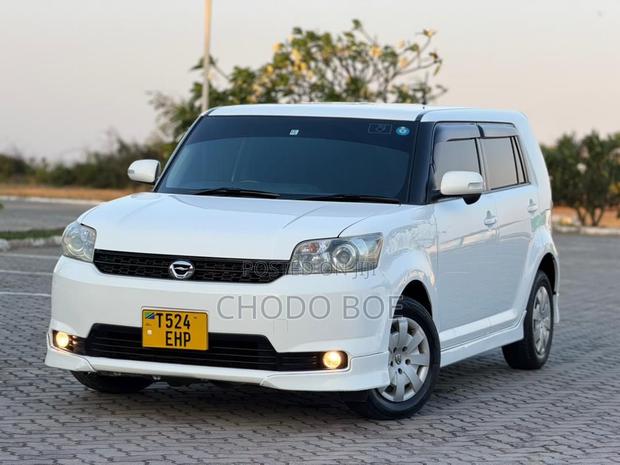 Toyota Corolla Rumion 2010 White