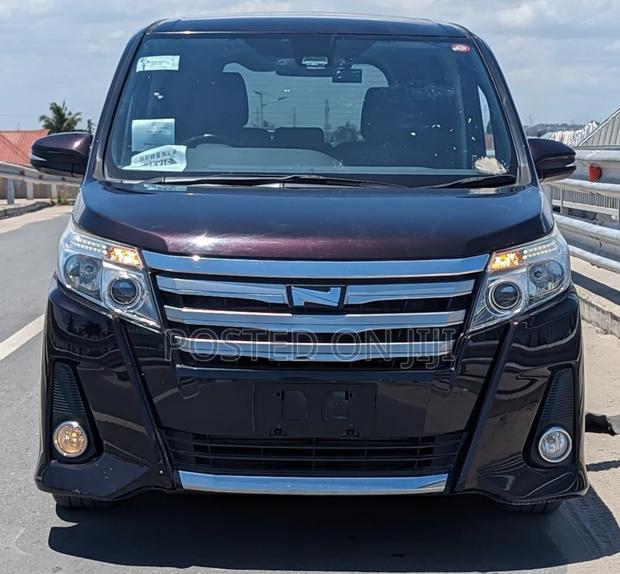 Toyota Noah 2016 Purple