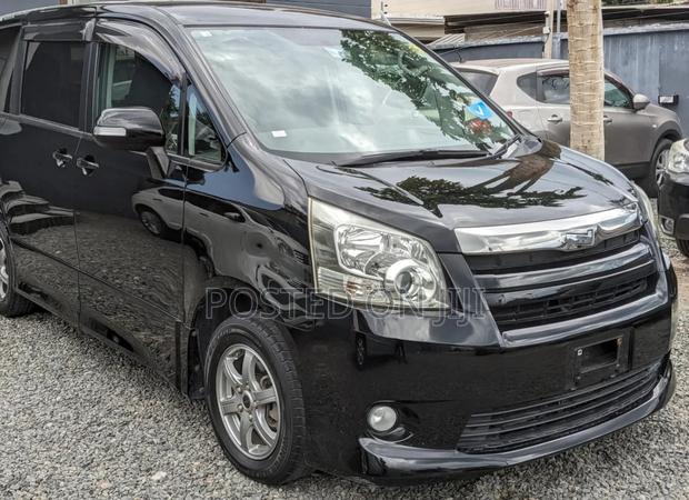 Toyota Noah 2008 Black