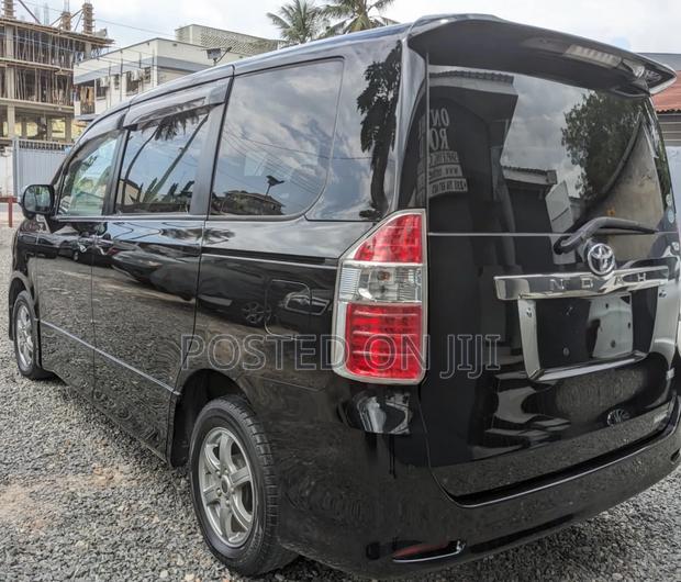 Toyota Noah 2008 Black