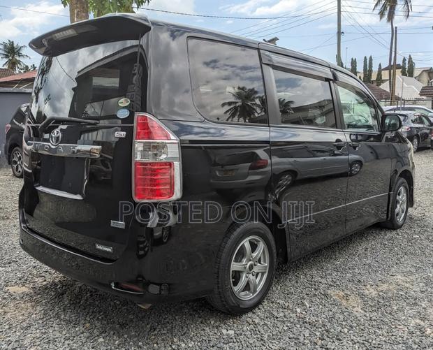 Toyota Noah 2008 Black