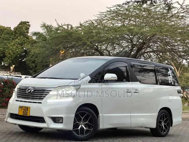 Toyota Vellfire 2008 White