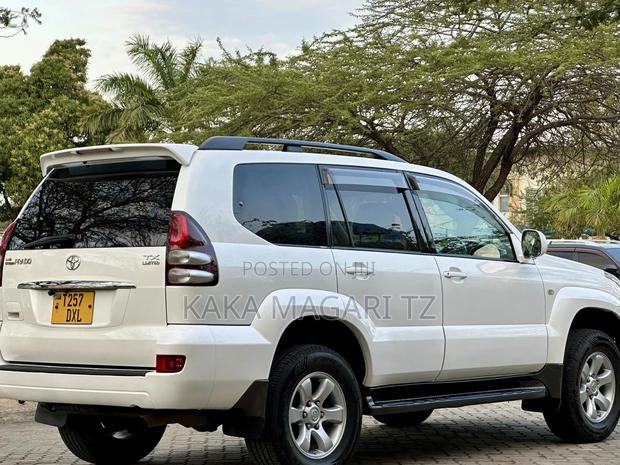 Toyota Land Cruiser Prado 2006 White