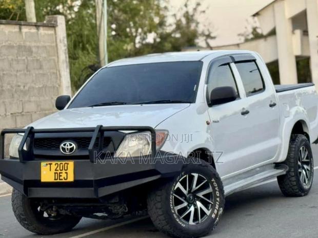 Toyota Hilux 2008 White