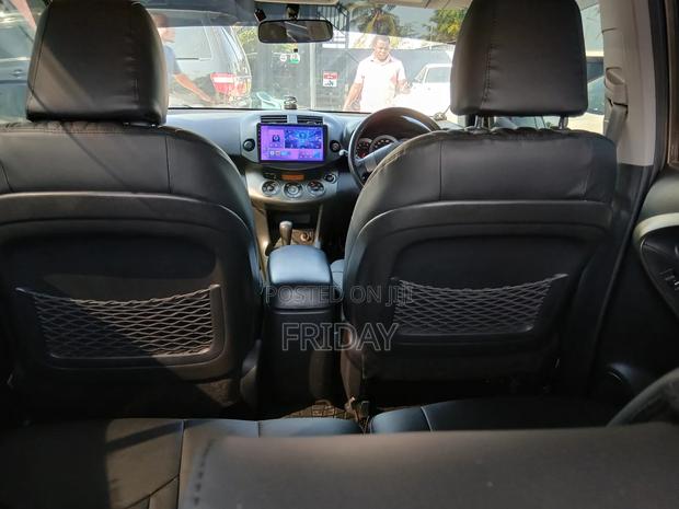 Toyota Alphard 2009 Gold