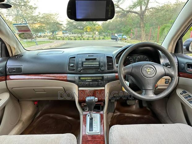 Toyota Premio 2005 Silver