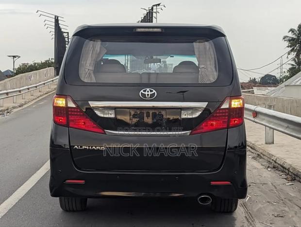 Toyota Alphard 2011 Black