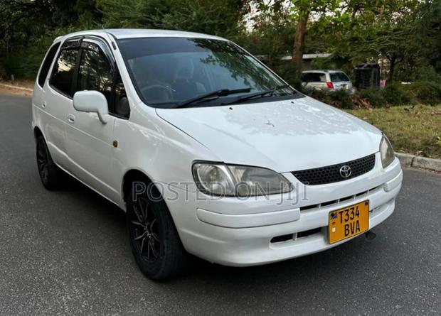 Toyota Corolla Spacio 2002 White