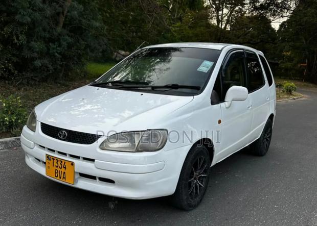 Toyota Corolla Spacio 2002 White