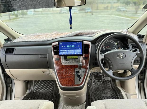 Toyota Alphard 2.4 Petrol FWD 2003 Silver