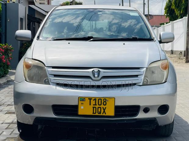 Toyota IST 2003 Silver
