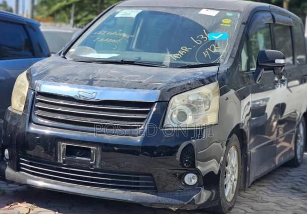 Toyota Noah 2007 Black