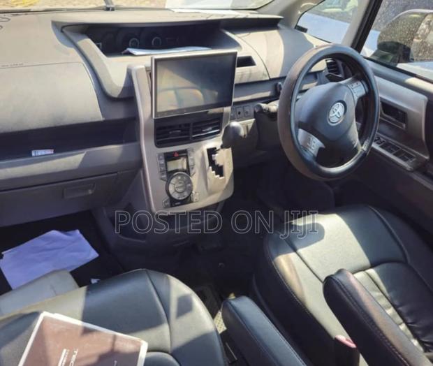 Toyota Noah 2007 Black