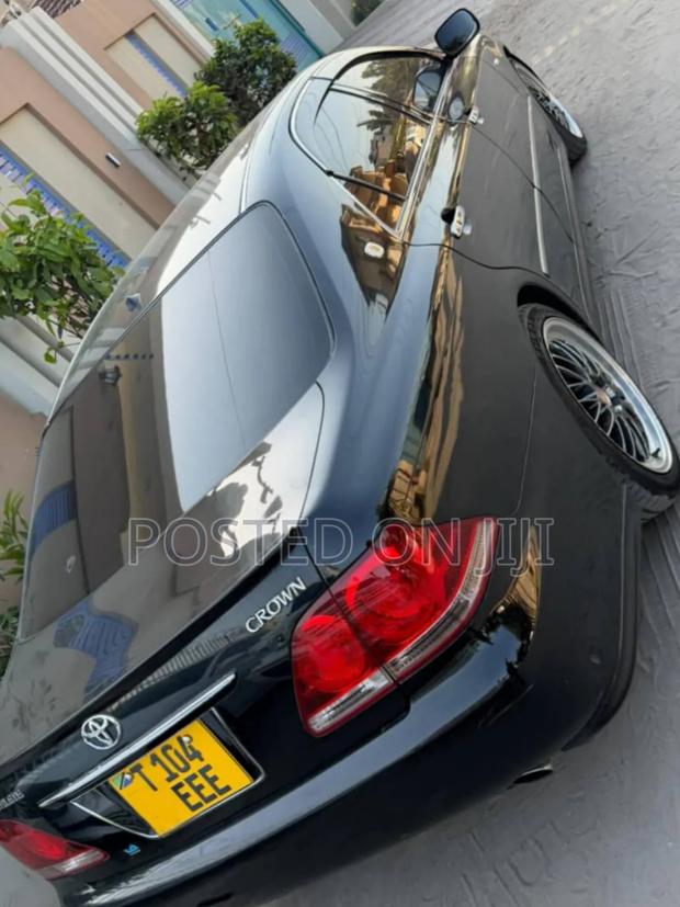 Toyota Crown 2006 Black