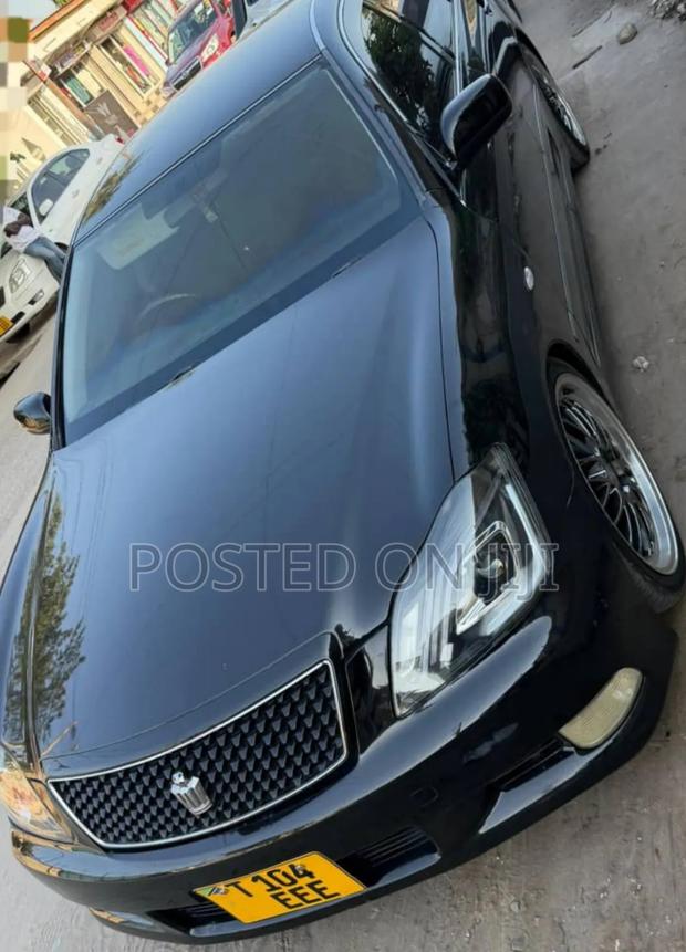 Toyota Crown 2006 Black