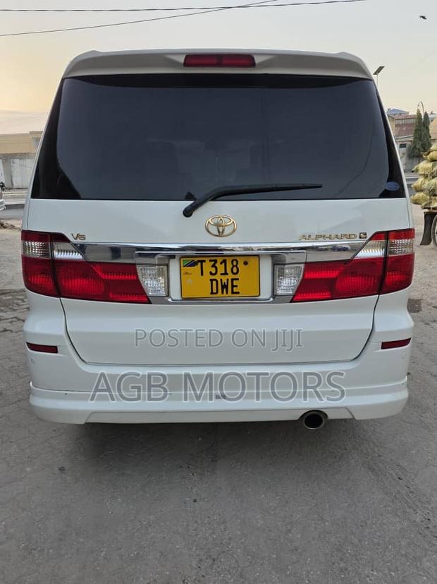 Toyota Alphard 3.0 Petrol FWD 2004 White
