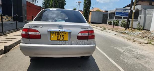 Toyota Corolla 1999 White