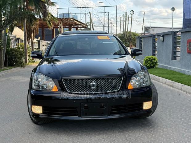 Toyota Crown 2004 Black