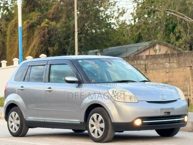 Mazda Verisa 2010 Silver