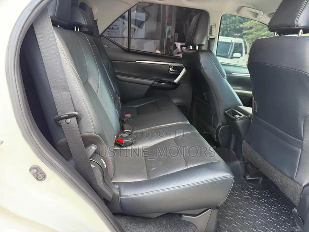 Toyota Fortuner 2023 White