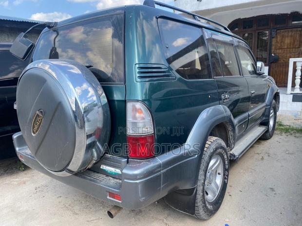 Toyota Land Cruiser Prado 2000 Green
