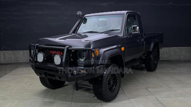 Toyota Land Cruiser 2022 Gray