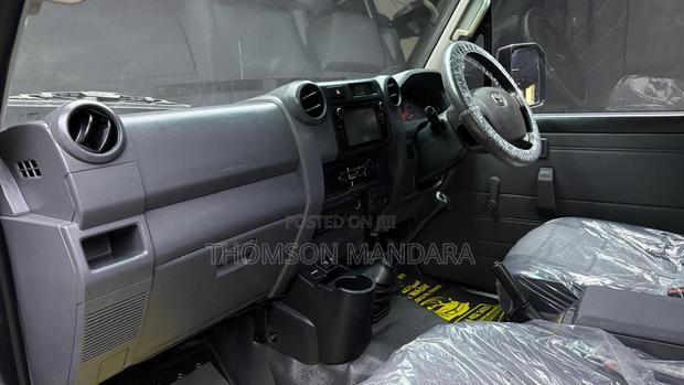 Toyota Land Cruiser 2022 Gray