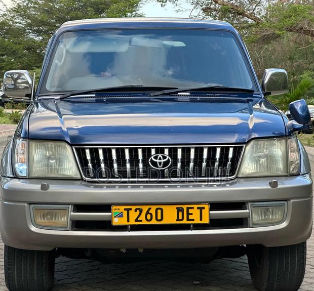 Toyota Land Cruiser Prado 2001 Blue