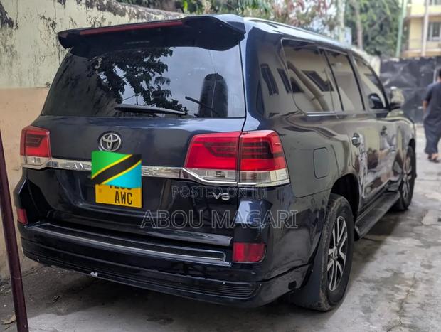 Toyota Land Cruiser 2009 Black