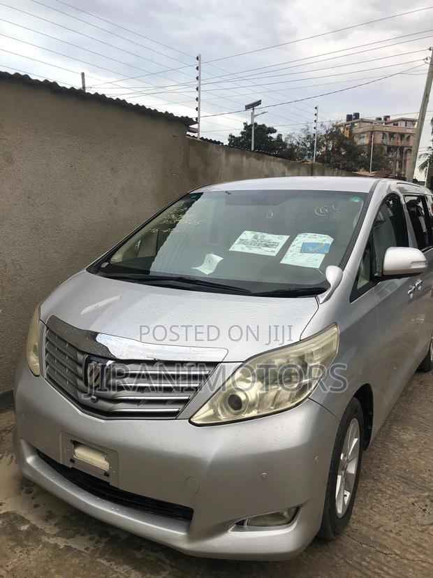 Toyota Alphard 2.4 Petrol AWD 2009 Silver
